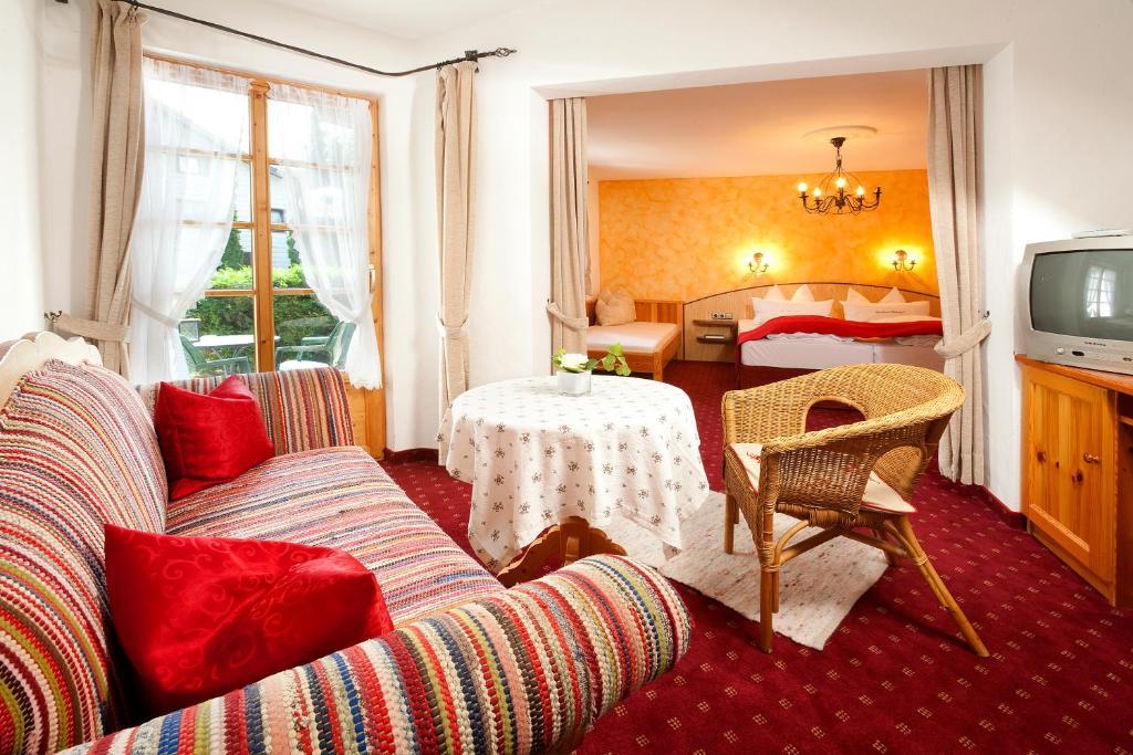Hotel Huberhof 3*
