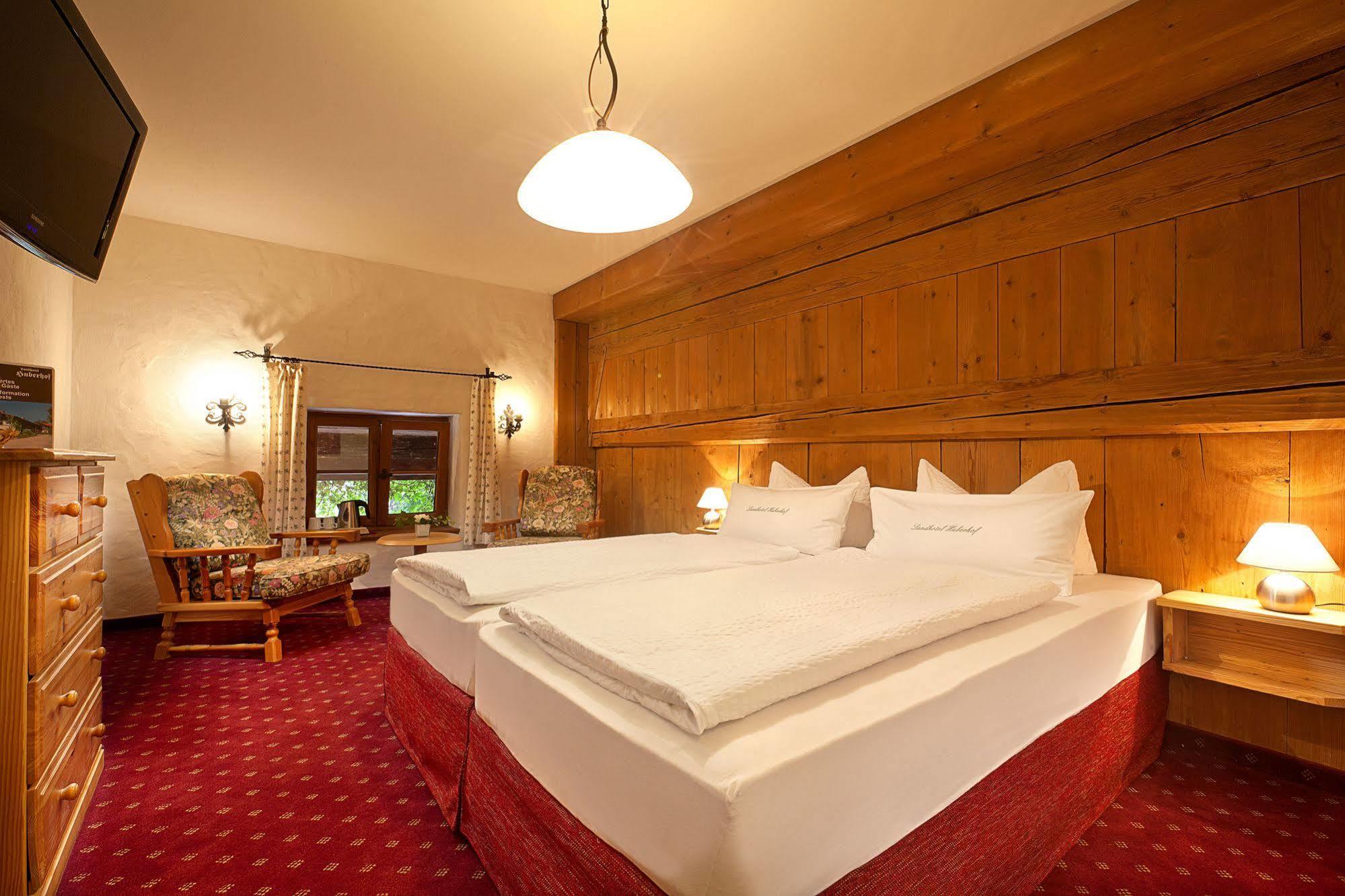Hotel Huberhof 3*